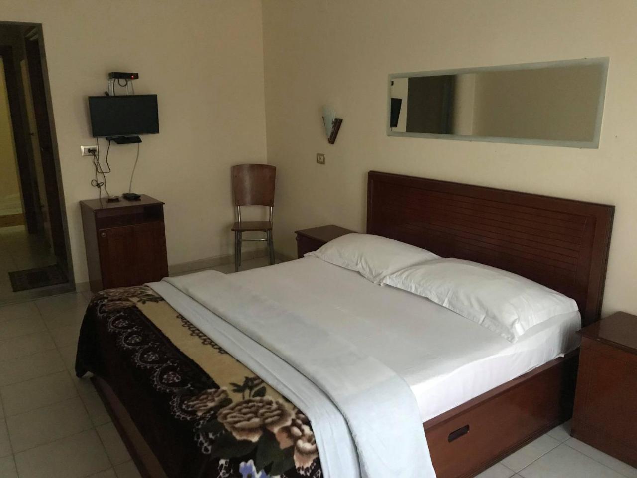 Hotel Belvedere โปกราเดซ ภายนอก รูปภาพ